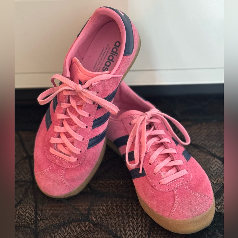 Pink/Navy ADIDAS Gazelles, Men’s 6/Womens 7